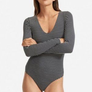 Everlane long-sleeve v-neck bodysuit